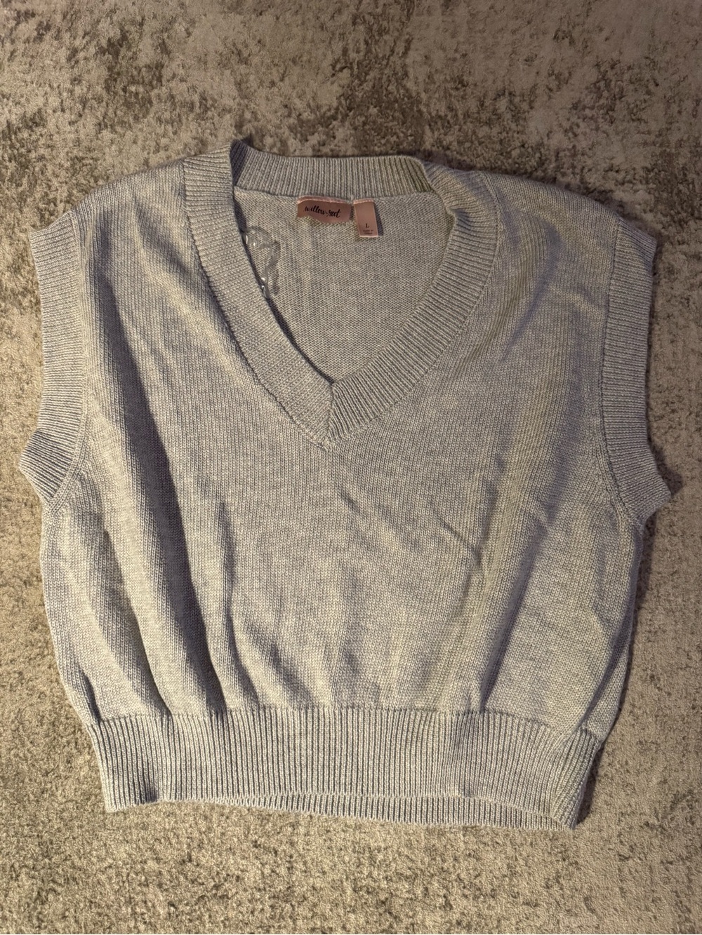 Willow & Root Women’s Light Gray V-Neck Knit Sweater Vest- L